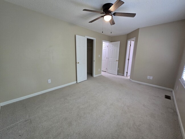 Building Photo - 1500 Oakland Hills Way