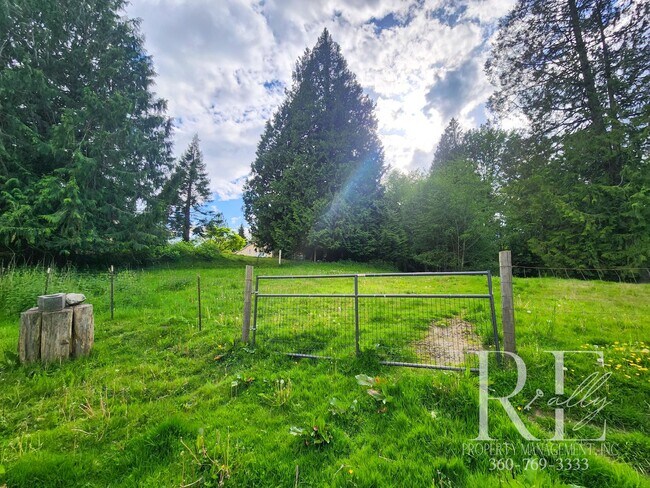 Building Photo - Forest-Edged Retreat with Pasture Access –...