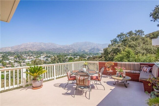Building Photo - Views! Enchanting 2+1 Artists Retreat Nestled in Tujunga Hillsides