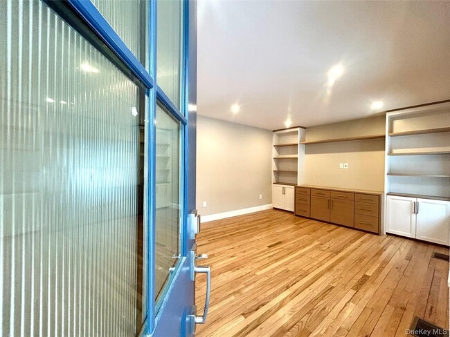 Building Photo - 49 Hackensack Heights Rd