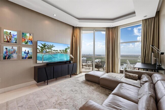 Building Photo - 16051 Collins Ave