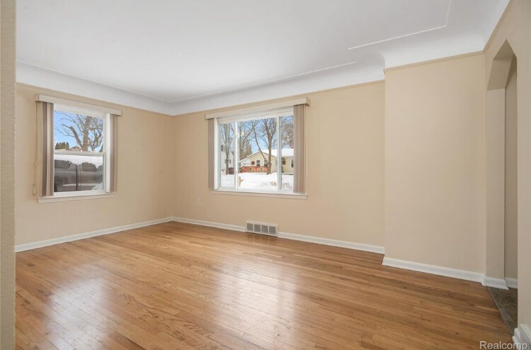 Building Photo - 242 Preston Ave