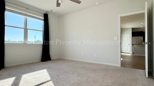 Building Photo - 441 Tributary Cir