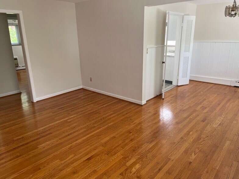 Building Photo - 1078 Delta Ave