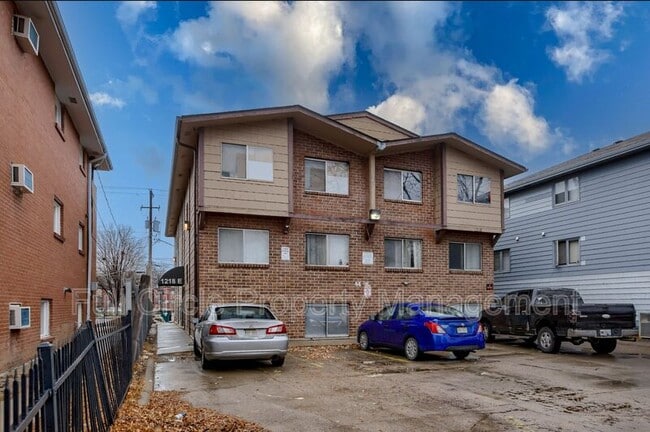 Building Photo - 1218 E St
