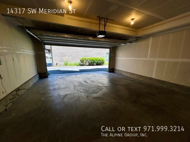 Building Photo - 14317 SW Meridian St