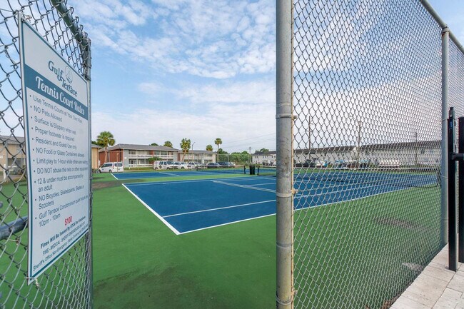 Building Photo - 4000 Gulf Terrace Dr