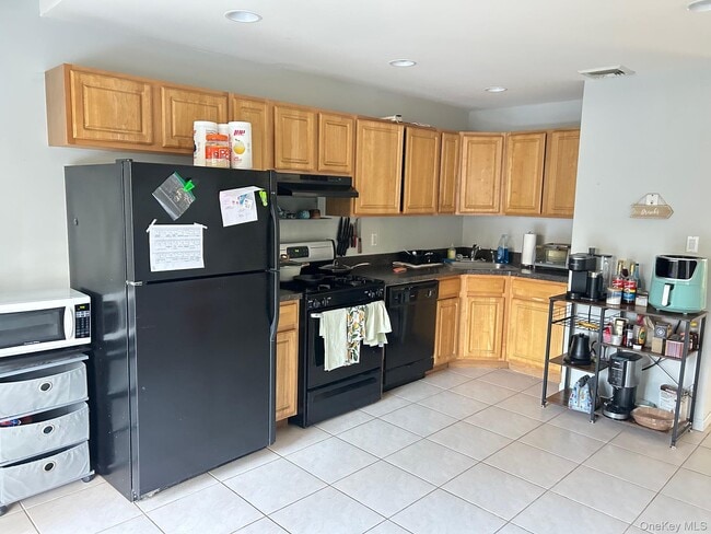 Building Photo - 23 Dalex Ct