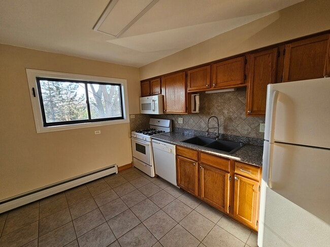 Building Photo - 765 Waikiki Dr