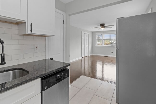 Building Photo - 145 Isabel Ave