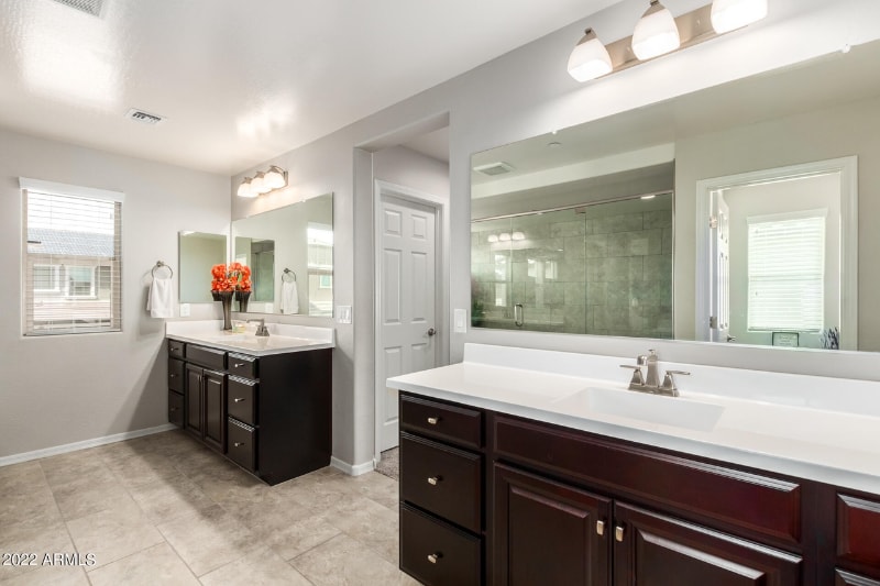 Building Photo - 21188 W Almeria Rd