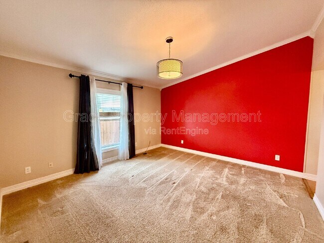Building Photo - 501 Prairie Ave