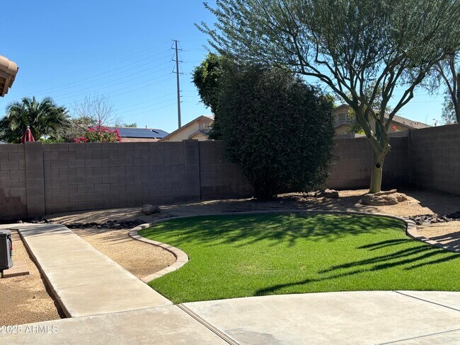 Building Photo - 3799 E Thunderheart Trail