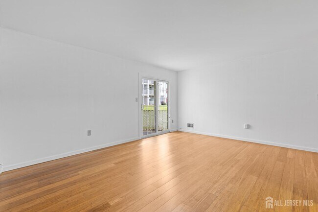 Building Photo - 454 Northam Dr