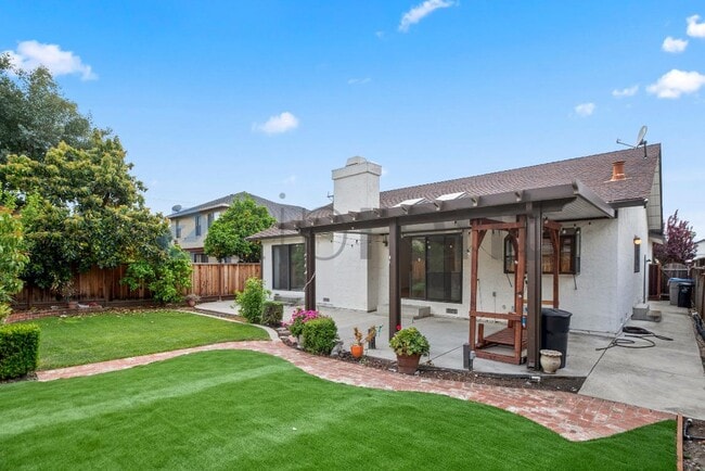 Building Photo - 4484 George Oaks Dr