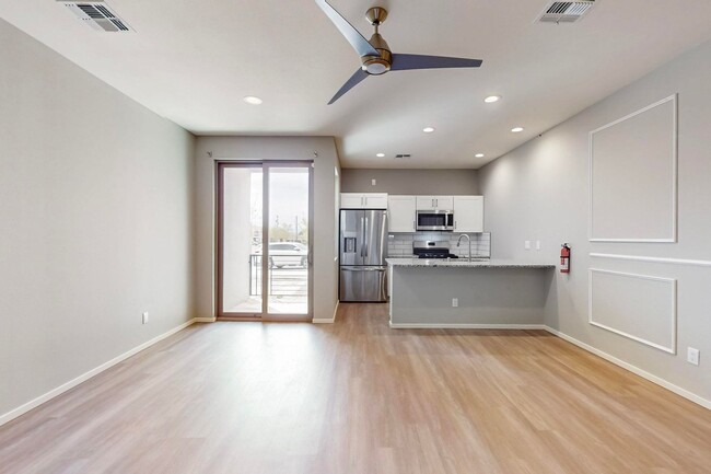 Building Photo - New Townhouse NE Heights 2/bedroom 1.5/bath 1/CG