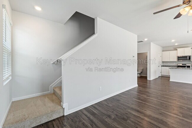Building Photo - 504 Myrtle Crst