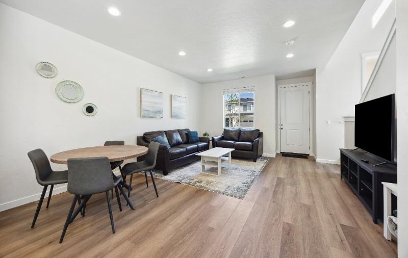 Building Photo - 12467 W Endsley Ln