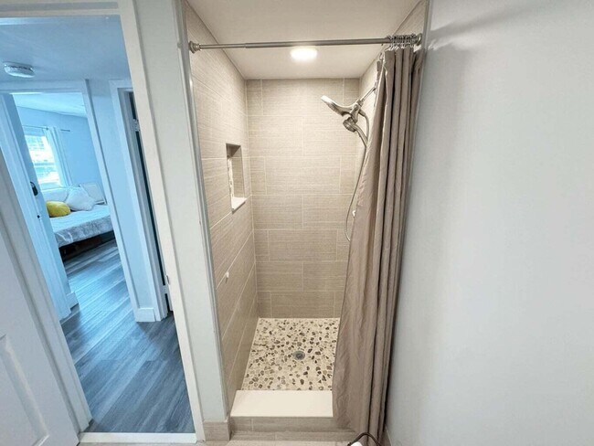 Building Photo - 161 Monaco Way