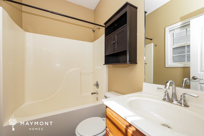 Building Photo - 3217 Hardwood Dr