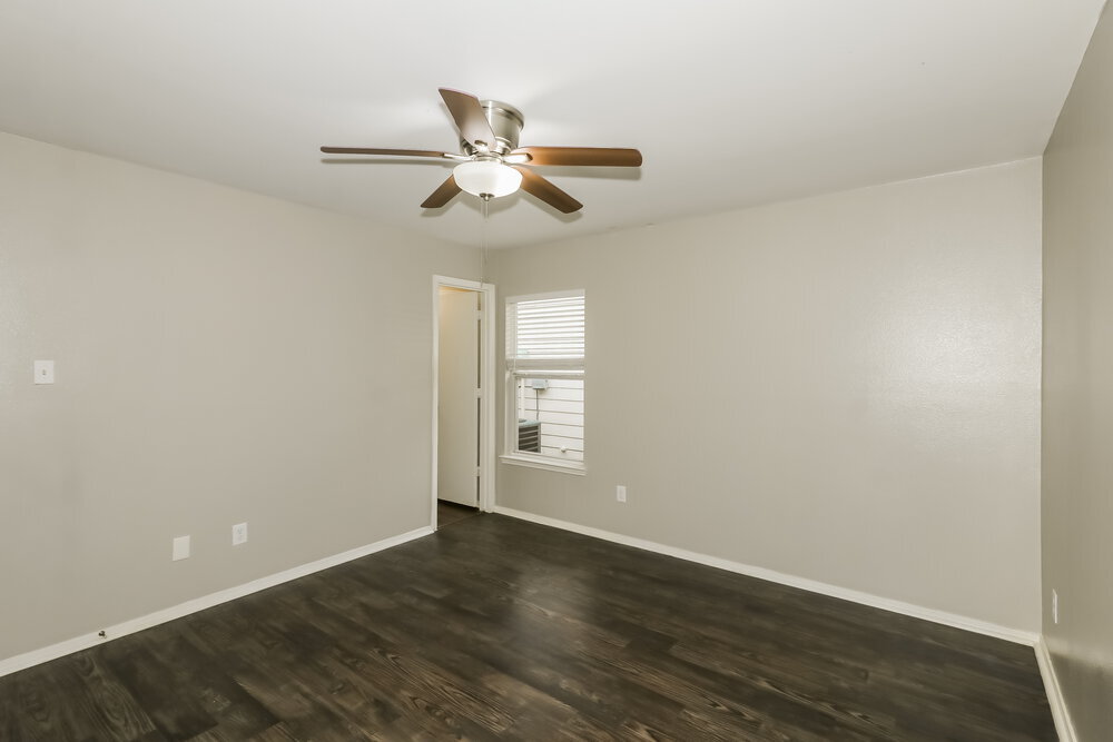 Building Photo - 6154 Settlers Lake Cir E