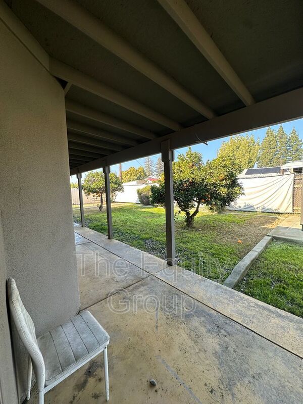 Building Photo - 830 W Vassar Ave