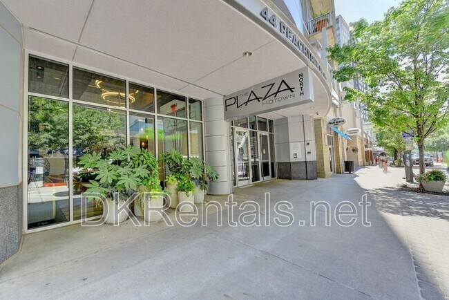 Building Photo - 44 Peachtree Pl NE