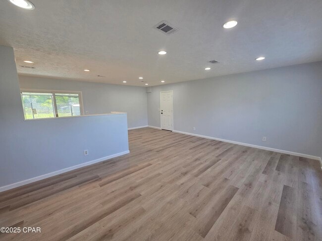 Building Photo - 303 S Gay Ave