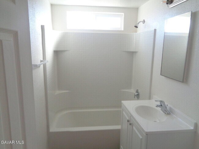 Building Photo - 44253 Beech Ave