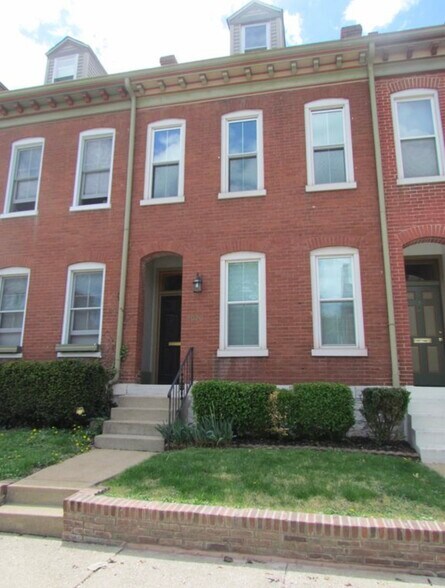 Building Photo - 2020 Sidney St