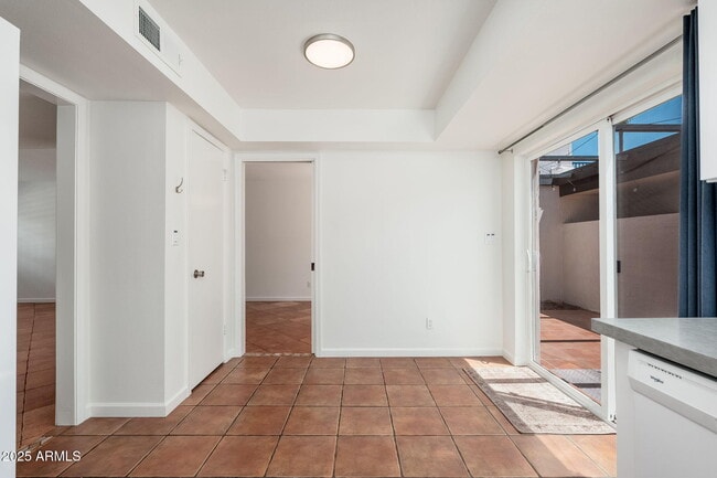 Building Photo - 7684 E Minnezona Ave