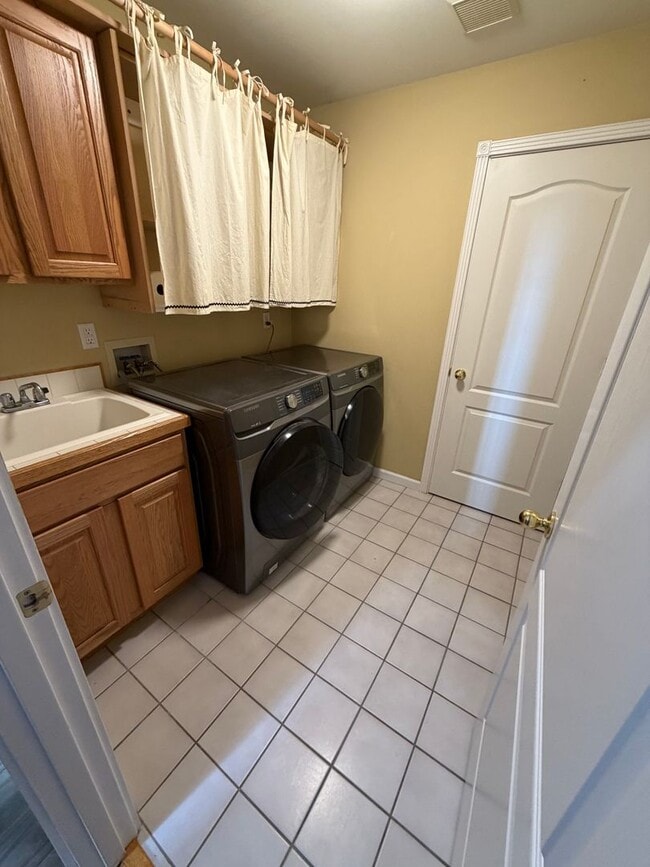 Building Photo - 1187 Horizon Ridge Ct NE