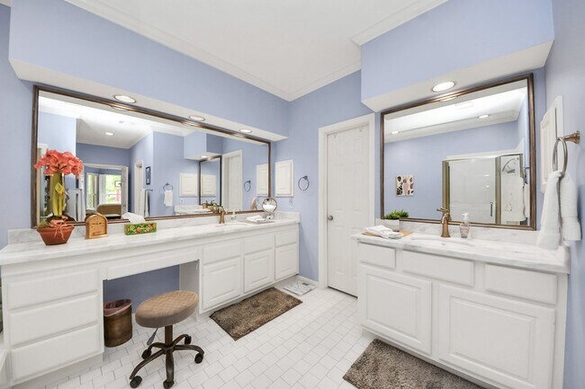 Building Photo - 19 Wild Meadow Ct