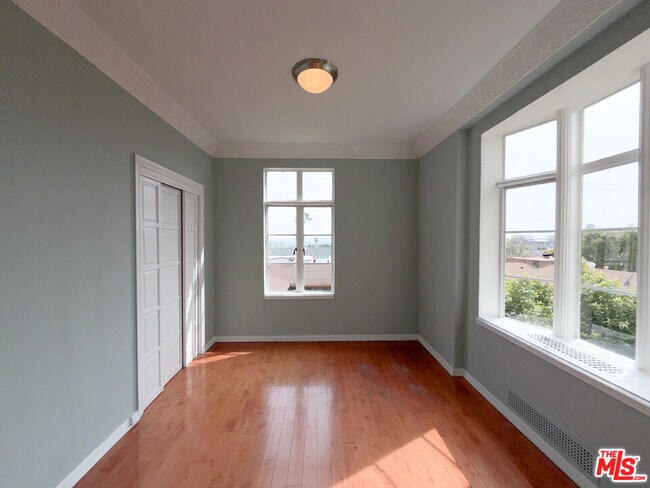 Building Photo - 1314 Hayworth Ave