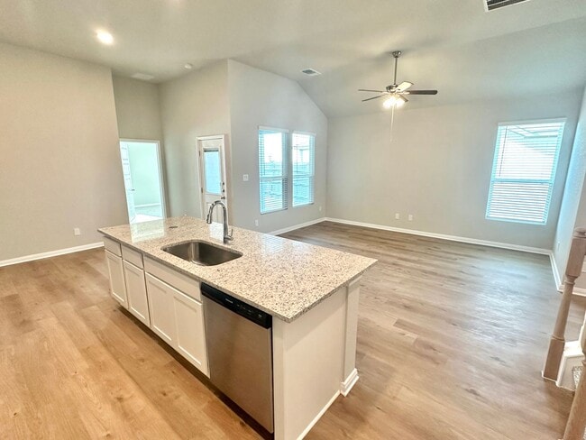 Building Photo - Luxury 2-Story, 4-Bed/ 2.5-Bath Duplex in ...