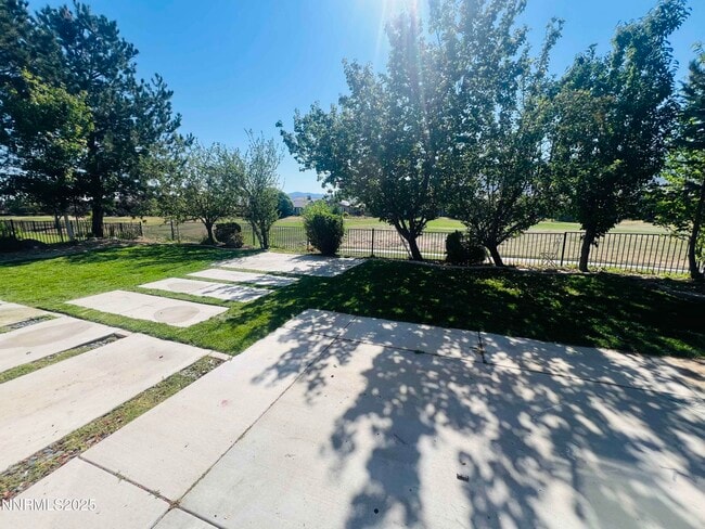 Building Photo - 513 Cypress Point Dr