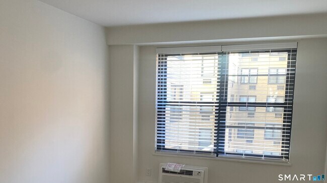 Building Photo - 65 Prospect St