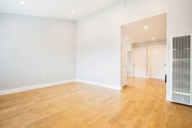 Building Photo - Olive Avenue Triplex