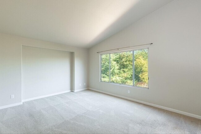 Building Photo - Solar - Huge Savings - 4 Bedrooms - 3 Bath...