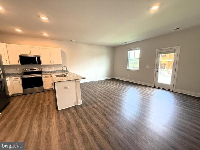 Building Photo - 117 Nootka Wy