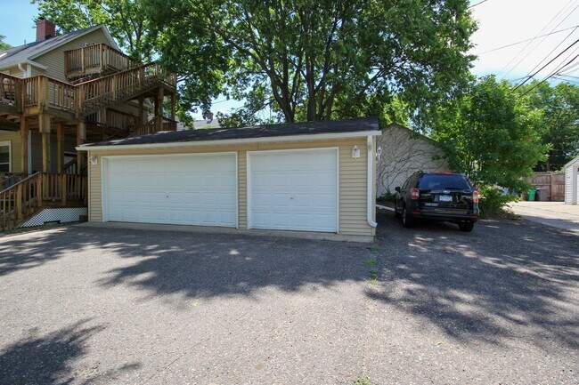 Building Photo - 3200 Aldrich Ave S