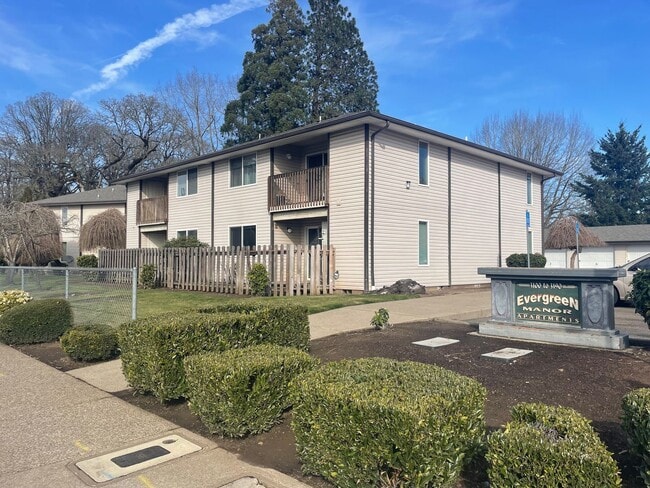 Building Photo - Rent Special: 1/2 Off April's Rent!! 2 Bedroom 1 Bath Unit NE Salem!