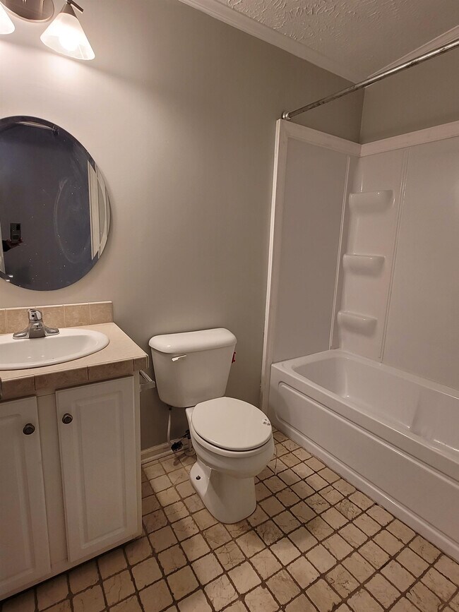 Building Photo - 410 Birch Dr