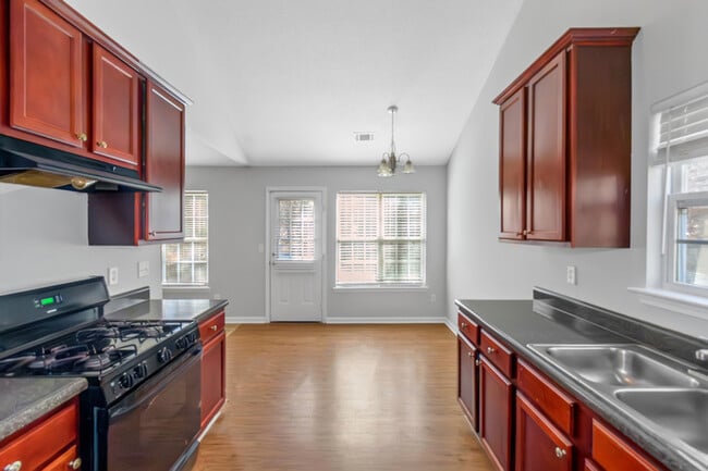 Building Photo - 129 Meadow Ct