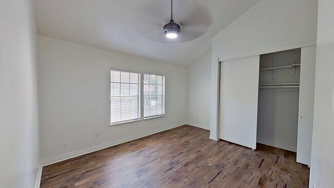 Building Photo - 307 E Chapman Ave