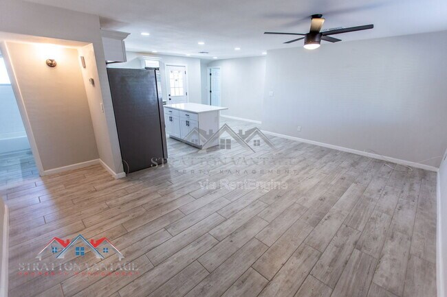 Building Photo - 6415 E Aspen Ave