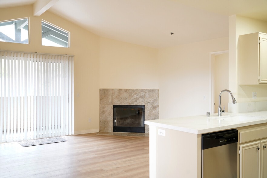 Building Photo - 17161 Alva Rd