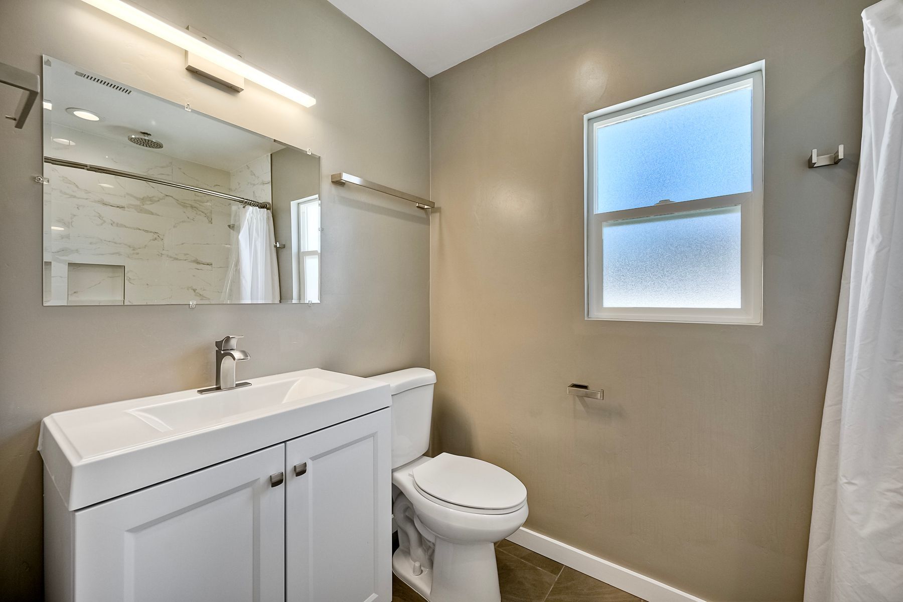 Primary Bath - 6258 Pembroke Dr
