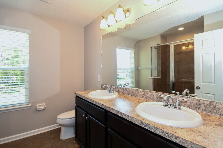 Building Photo - 452 Vineyard Ln