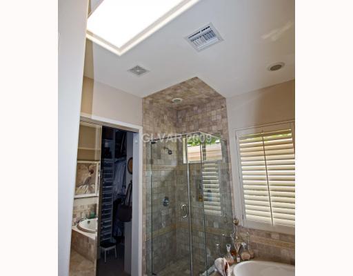 Building Photo - **WONDERFUL SINGLE STORY HOME IN GUARD GAT...